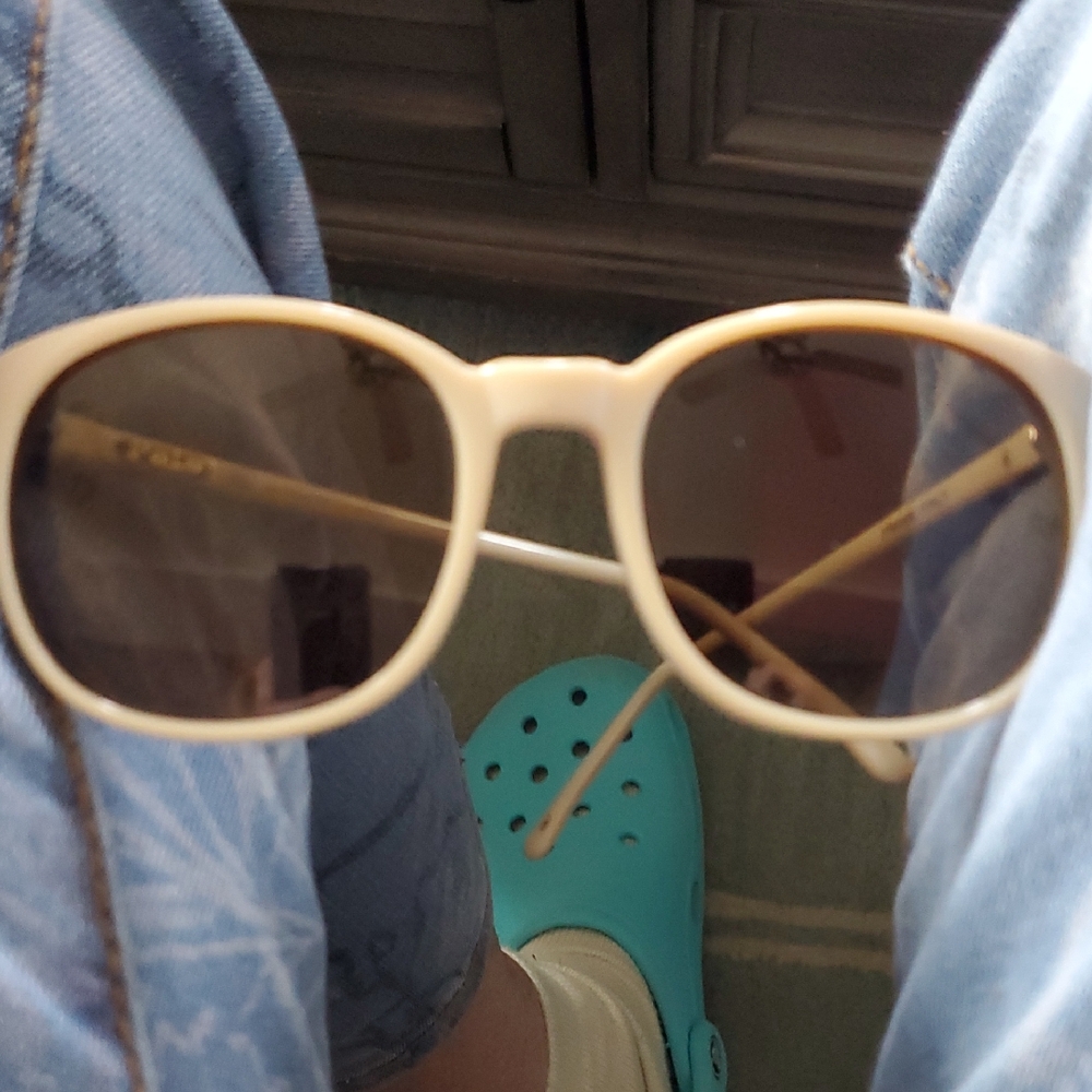 Womens Polo Ralph Lauren Cream Sunglasses.  No Scratches Or Damage Noted.